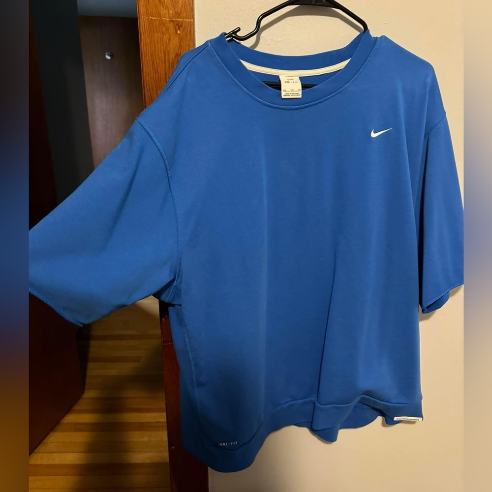 Short sleeve Nike sweatshirt